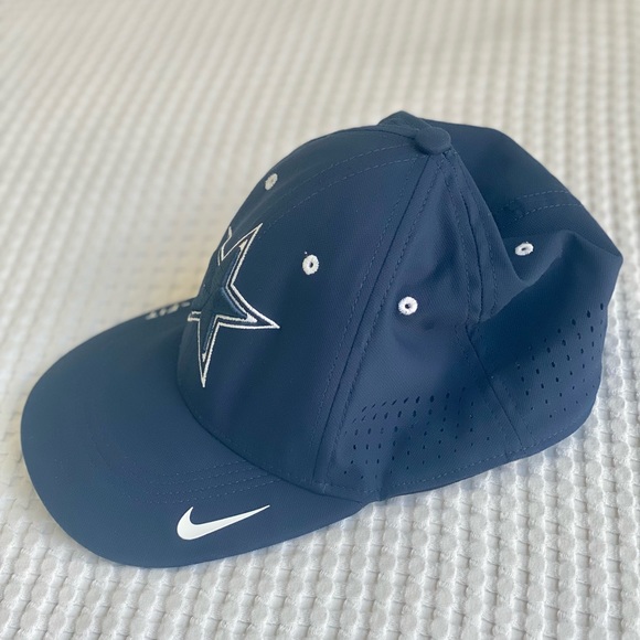 Men’s Nike Dallas Cowboys OS Fitted Dri-Fit Sideline Hat, Navy - Picture 2 of 5